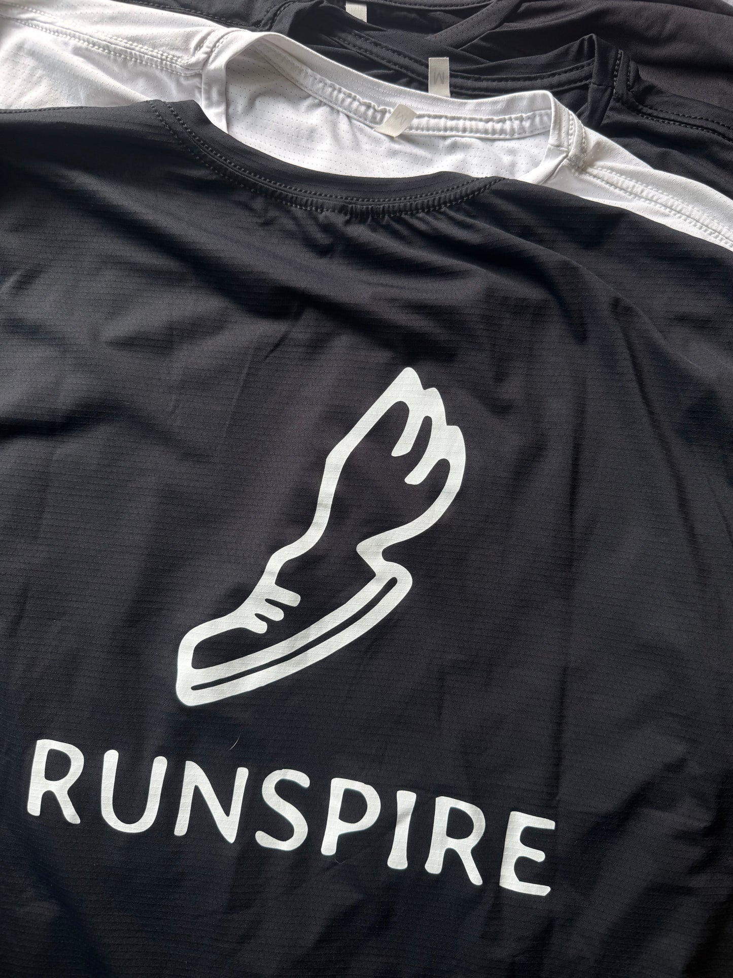 Runspire Team Performance – Poliamida Premium & Proteção UV-50 (estampa nas costas)